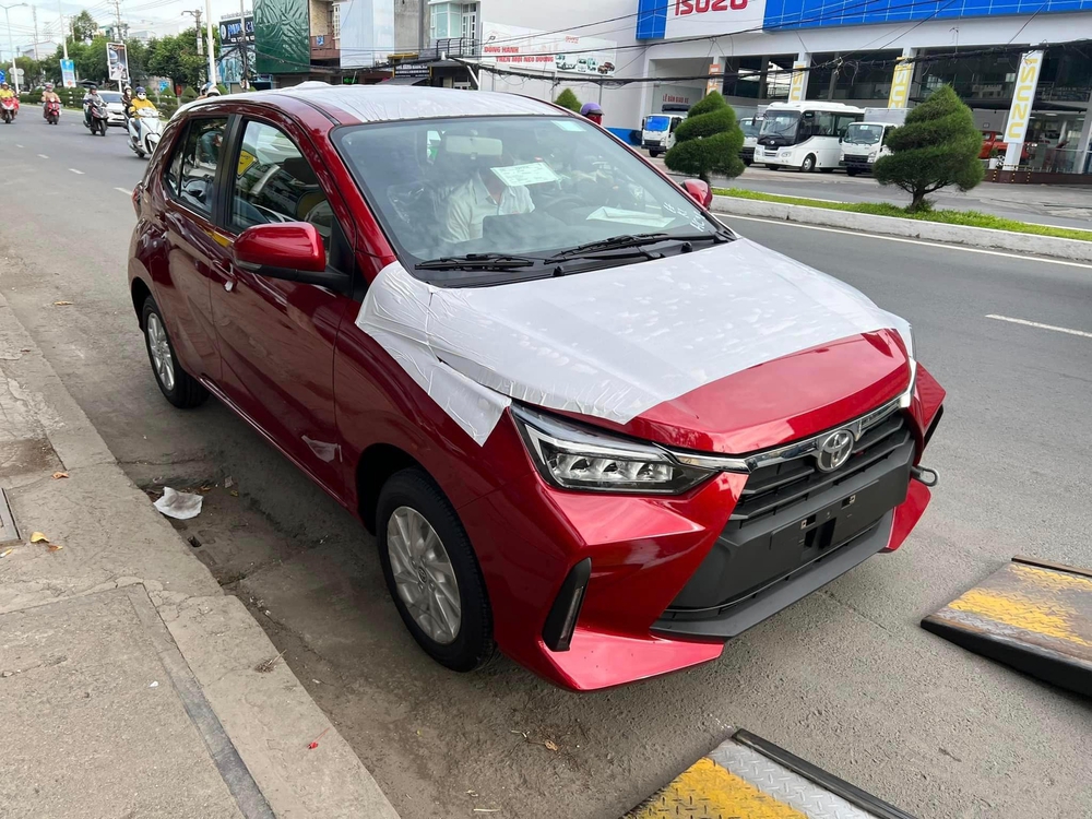 Toyota Wigo 2023 ồ ạt về đại l&yacute; s&aacute;t giờ ra mắt Việt Nam, chỉ c&ograve;n chờ gi&aacute; tốt để đấu i10 v&agrave; Morning - Ảnh 7.