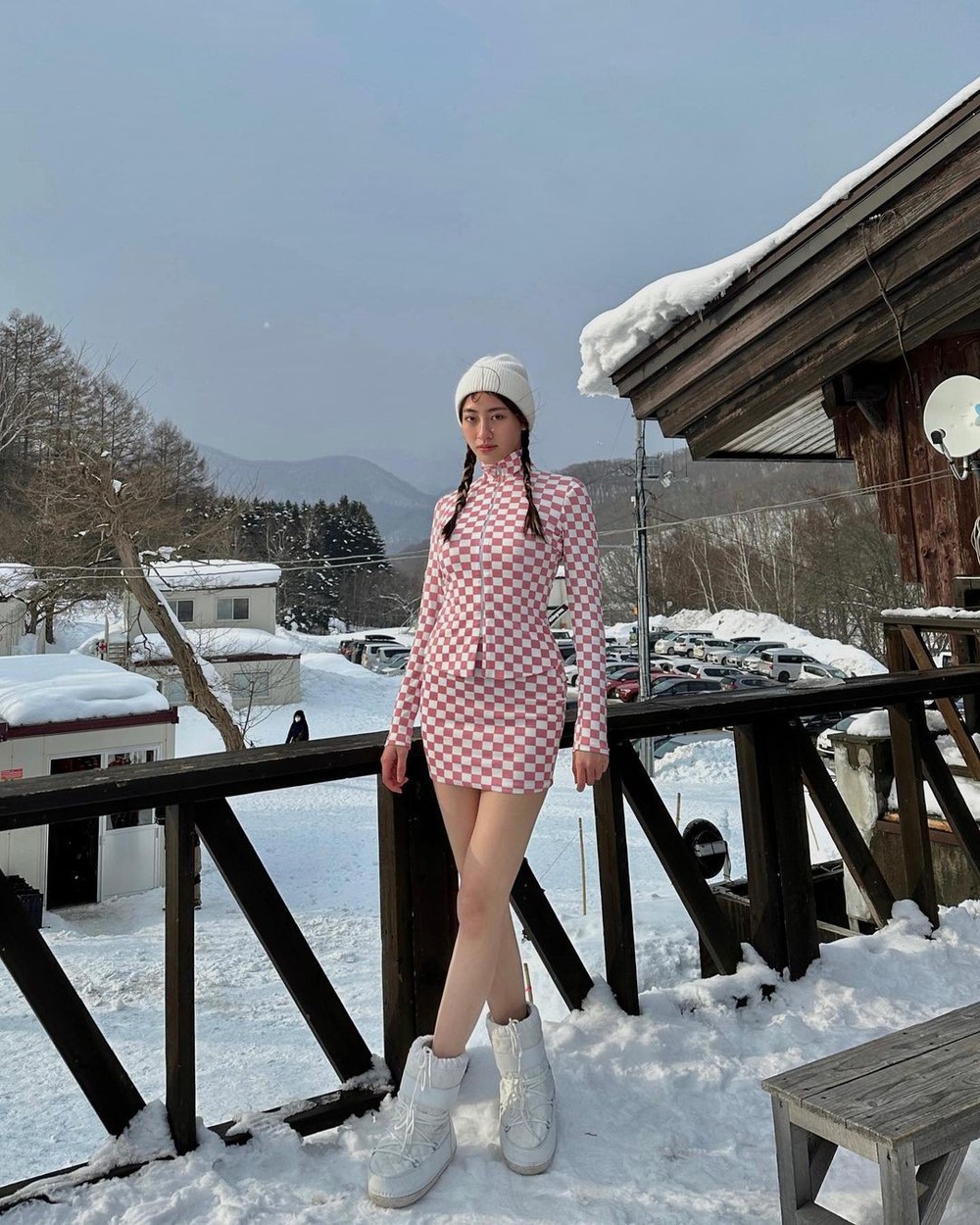 Lương Thùy Linh chỉ thích diện váy ngắn khoe chân 1,22 m - Ảnh 7.