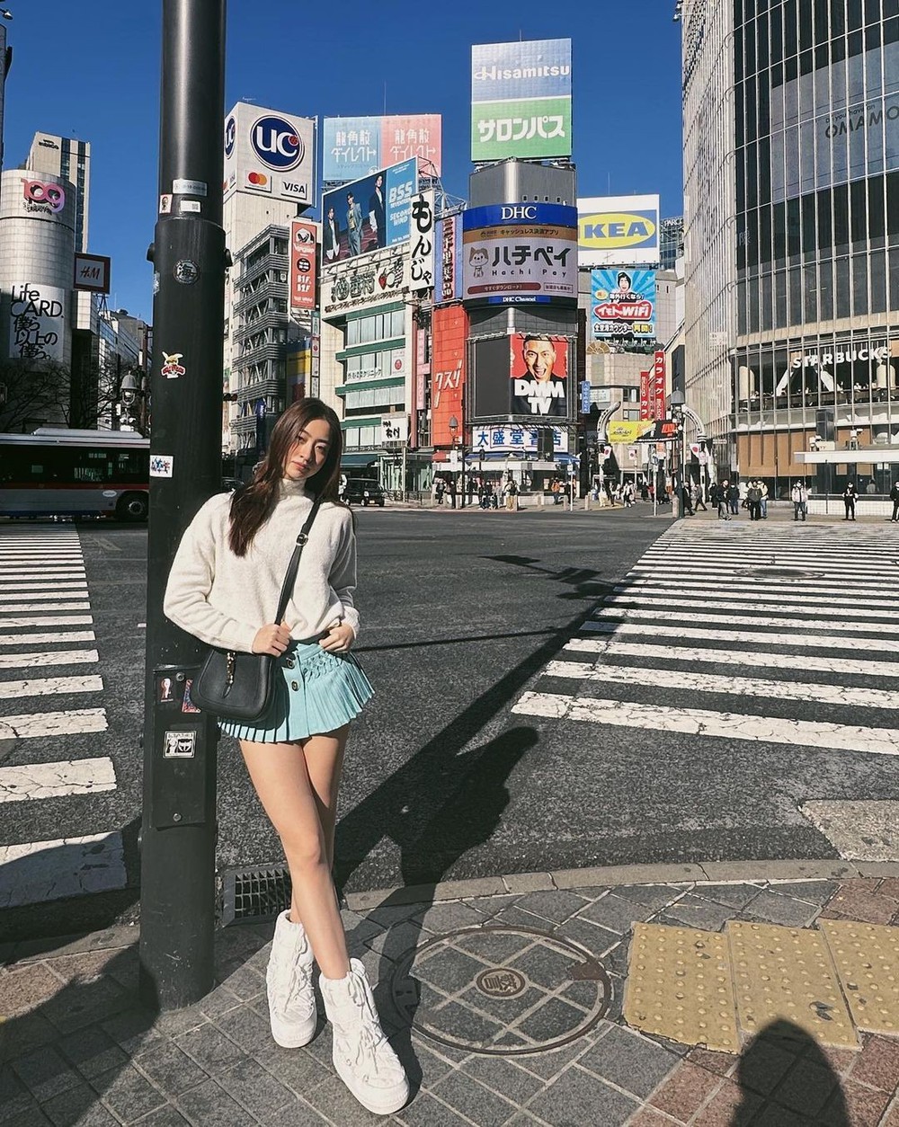 Lương Thùy Linh chỉ thích diện váy ngắn khoe chân 1,22 m - Ảnh 3.