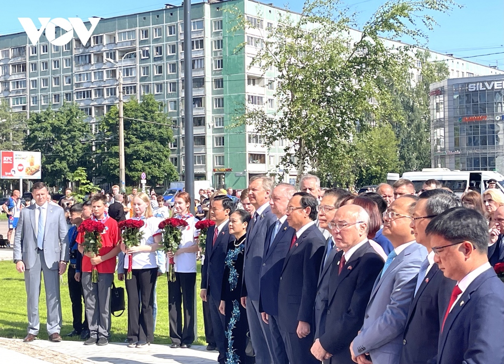 Khánh thành tượng đài Chủ tịch Hồ Chí Minh-mốc son mới cho quan hệ hai nước Việt-Nga - Ảnh 5.
