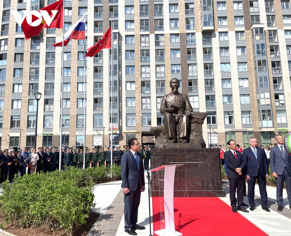 Khánh thành tượng đài Chủ tịch Hồ Chí Minh-mốc son mới cho quan hệ hai nước Việt-Nga - Ảnh 3.