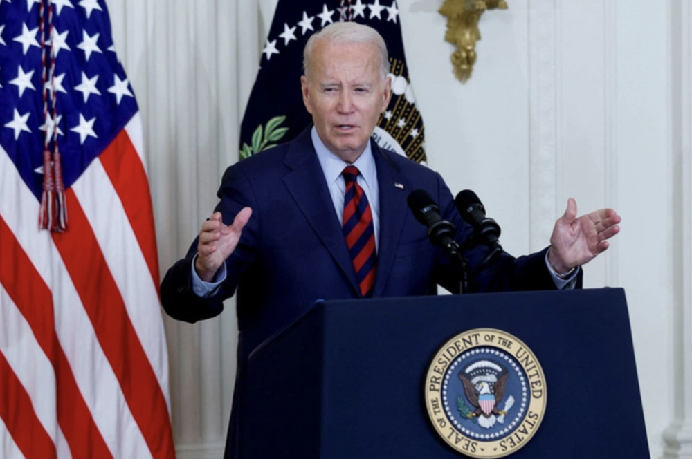 Ông Biden: Mỹ sắp hết đạn pháo - Ảnh 1.