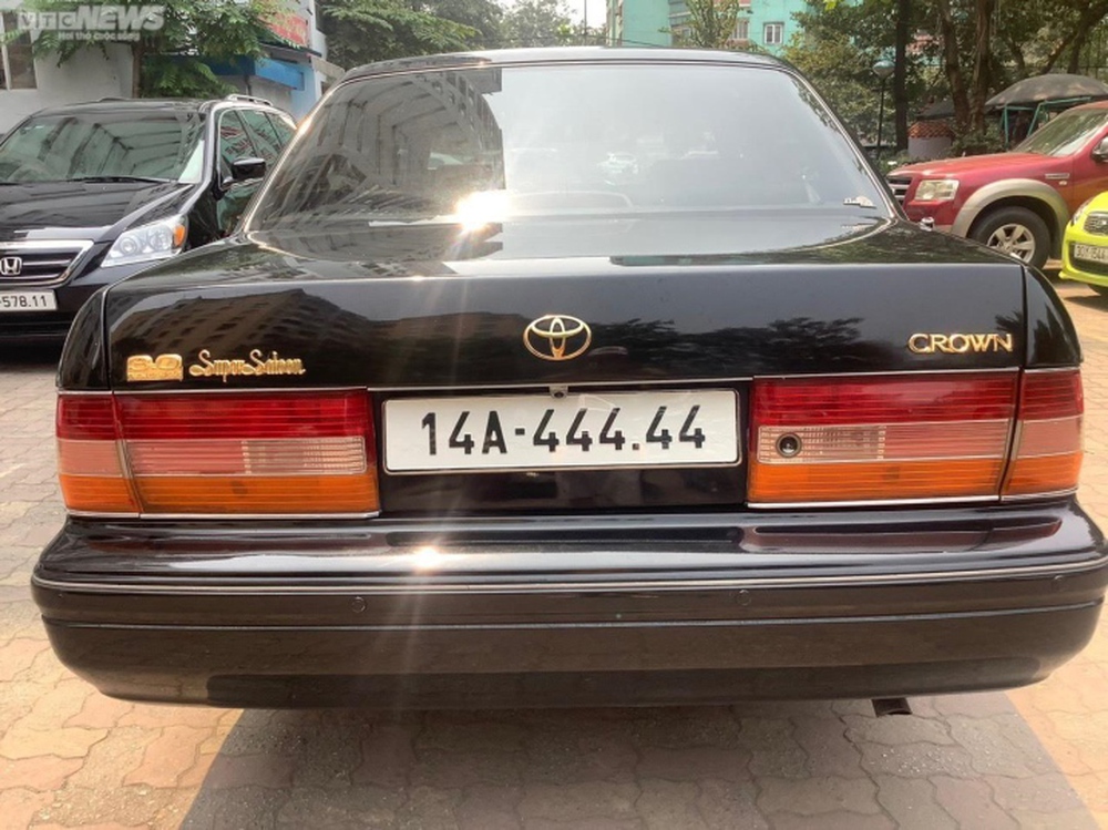 Đại gia Hà Nội chi hơn 1 tỷ đồng mua Toyota Crown 25 năm tuổi, biển lục quý 4 - Ảnh 5.