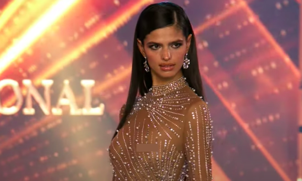 Khán giả sốc vì thí sinh Hoa hậu Siêu quốc gia để lộ vòng một ở đêm bán kết - Ảnh 2.
