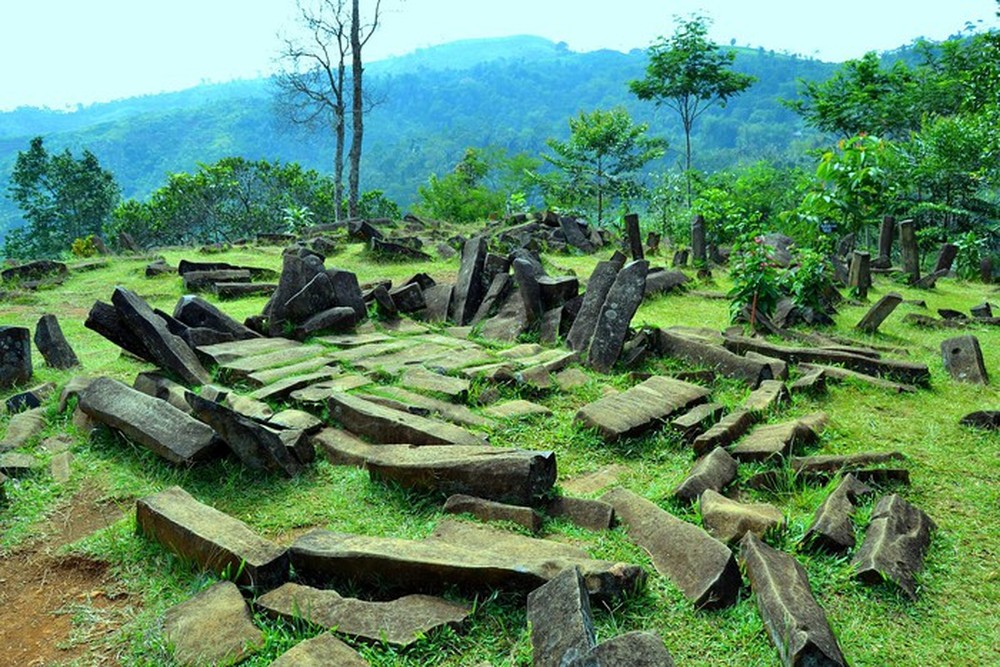 Bí ẩn về công trình trên núi Padang, nơi được cho là lâu đời hơn cả nơi khởi nguồn của nền văn minh nhân loại - Ảnh 3.