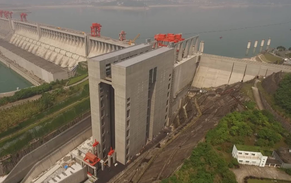 Trung Quốc sở hữu chiến thần nâng tàu khủng nhất thế giới: Không khác gì toà nhà khổng lồ, nâng tàu 3.000 tấn lên cao 113 m ngon ơ trong 40 phút - Ảnh 1.