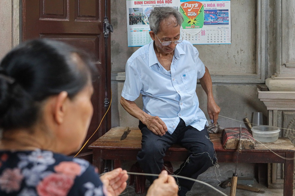 Chiếc lồng bàn đan bằng sợi mây đắt nhất Việt Nam: Có gì mà giá lên tới 30 triệu đồng? - Ảnh 9.