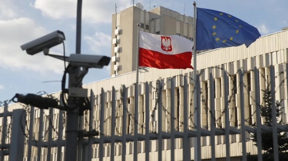 Ba Lan tuyên bố đáp trả nếu Nga đóng cửa các cơ quan ngoại giao - Ảnh 1.