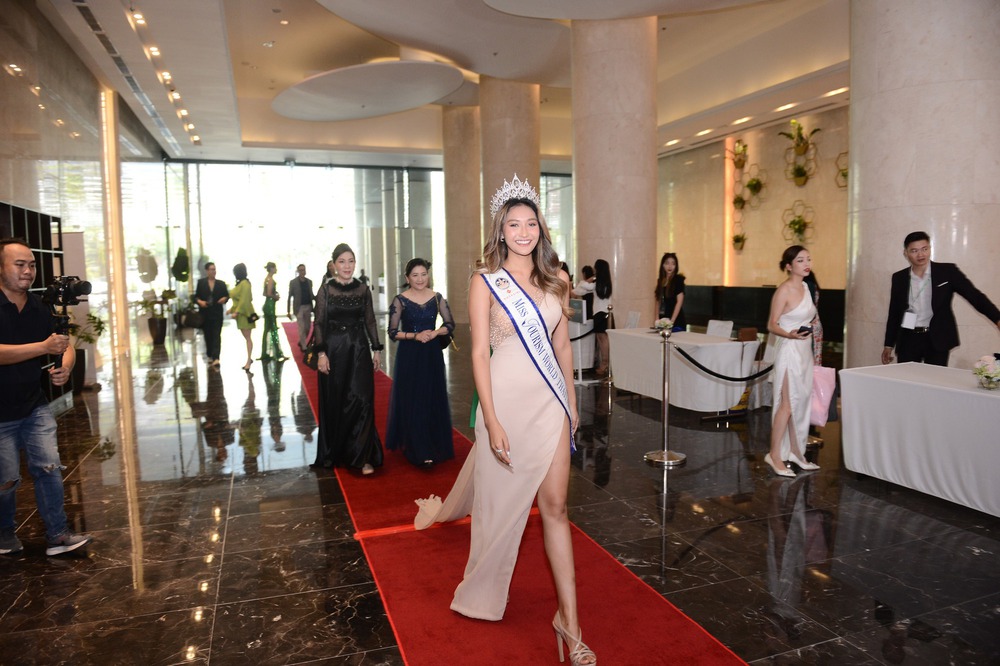 Miss Tourism Thailand 2021 xinh đẹp nổi bật tại sự kiện ở Việt Nam - Ảnh 1.