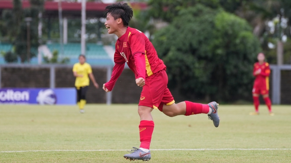 Tiền đạo U19 nữ Việt Nam giành danh hiệu Vua phá lưới giải Đông Nam Á - Ảnh 1.