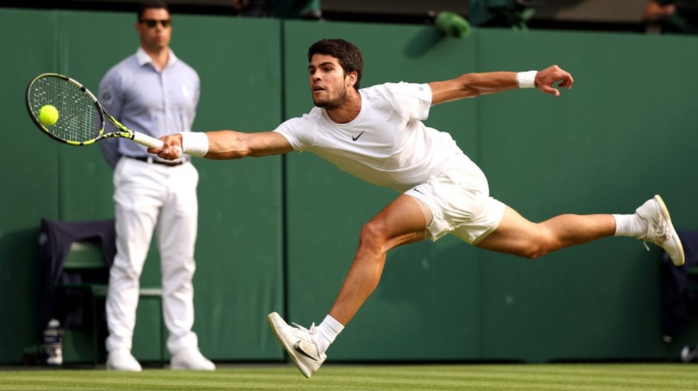 Chặn đứng chuỗi bất bại của Djokovic, Alcaraz vô địch Wimbledon - Ảnh 1.