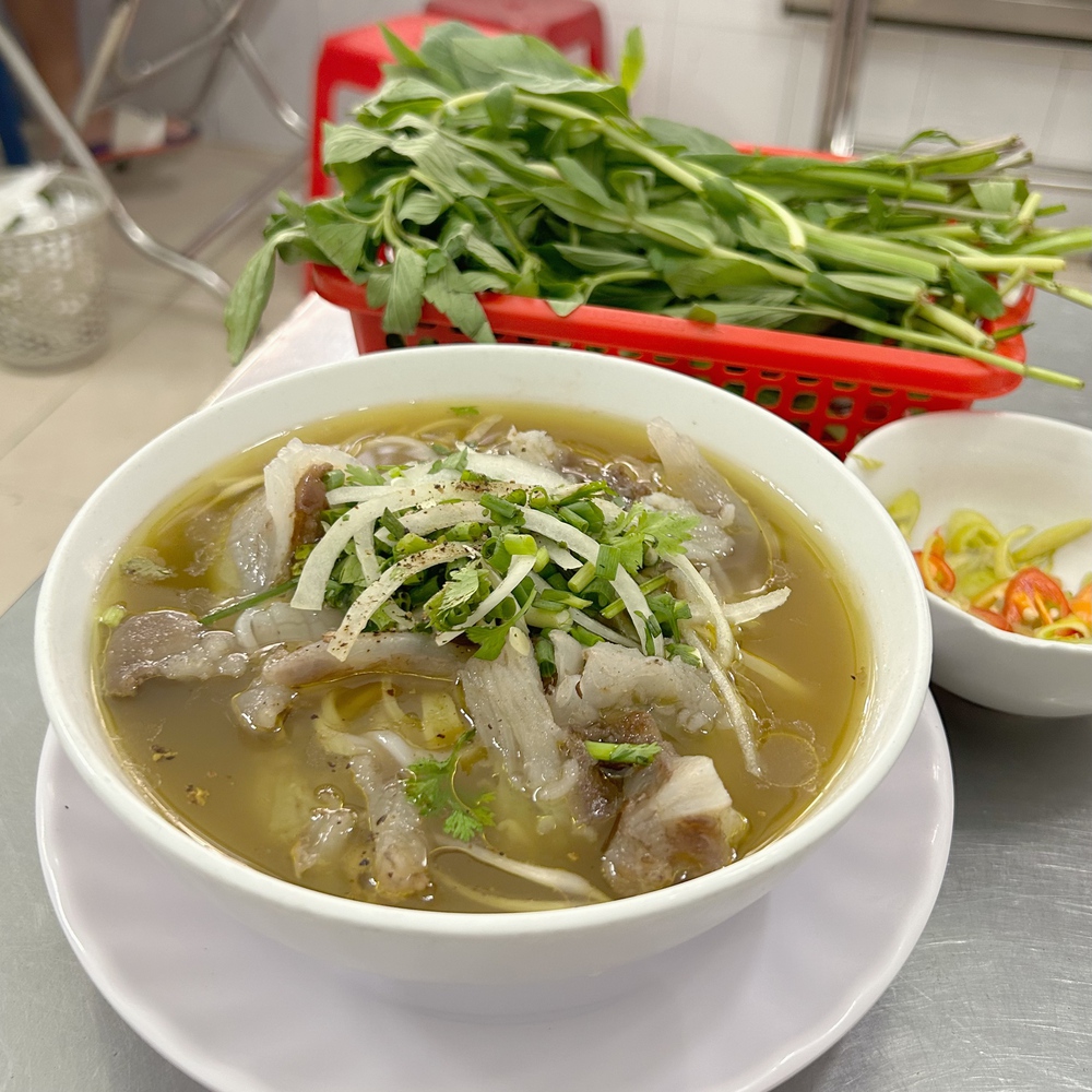 Hiếm hoi hai quán phở được Michelin vinh danh có chủ là hai chị em ruột và bật mí về công thức thành công truyền từ người mẹ ruột