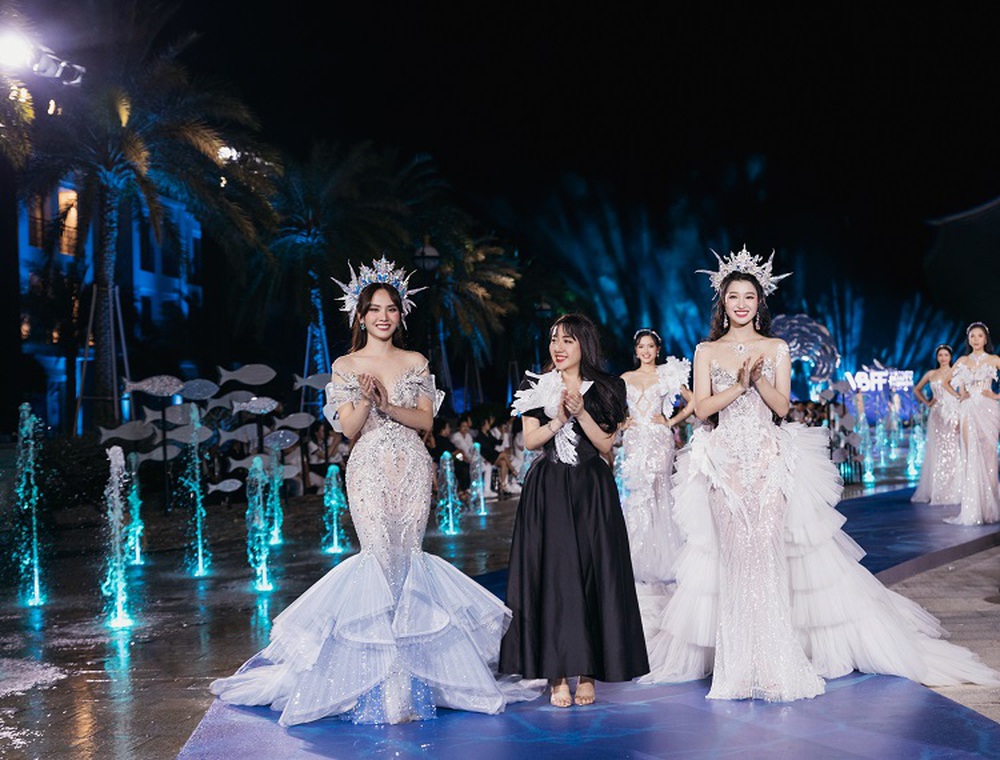 Hoa hậu Mai Phương, á hậu Phương Nhi hóa mỹ nhân ngư, tỏa sáng trên sàn catwalk với đầm của NTK Anh Thư - Ảnh 6.