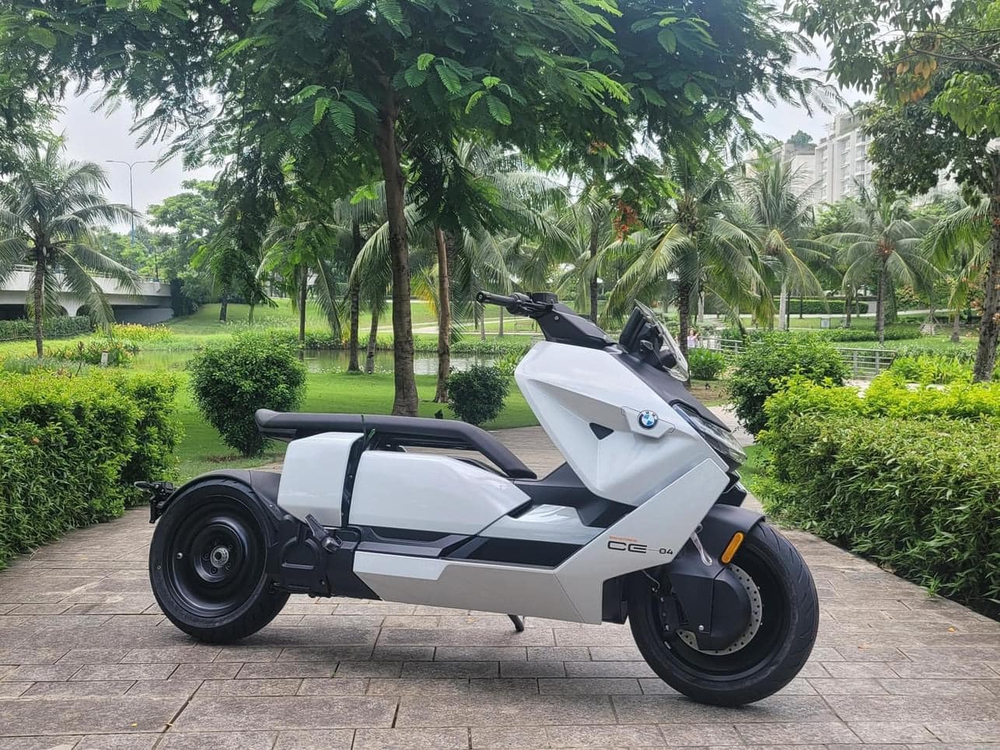"Chiến trường" xe máy điện nóng lên từng ngày: Ông lớn BMW sắp bán mẫu motor "đến từ tương lai", giá nửa tỷ đồng tại Việt Nam?