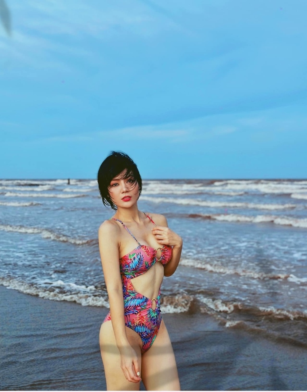 Thoát vai cửu vạn lam lũ, Thanh Hương diện bikini khoe vóc dáng nuột nà - Ảnh 5.