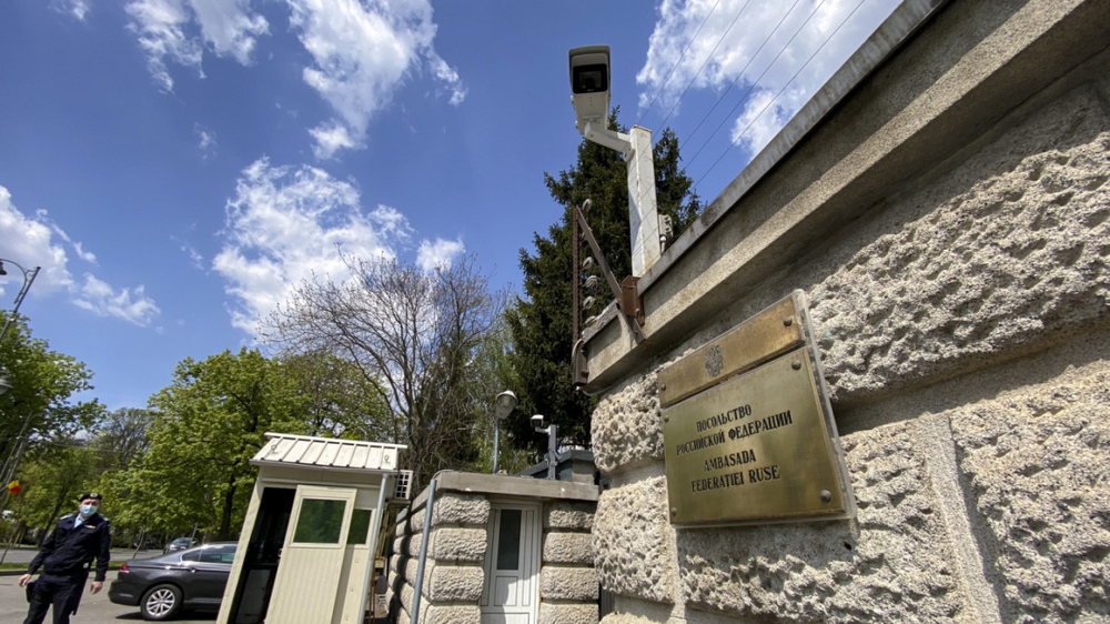 Romania trục xuất 40 nhà ngoại giao và nhân viên Đại sứ quán Nga - Ảnh 1.