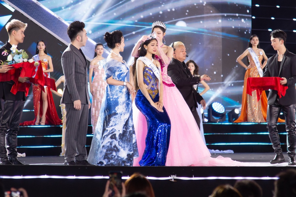 Top 3 Miss World Vietnam 2023 khoe visual nét căng, nhan sắc thách thức cam thường - Ảnh 4.