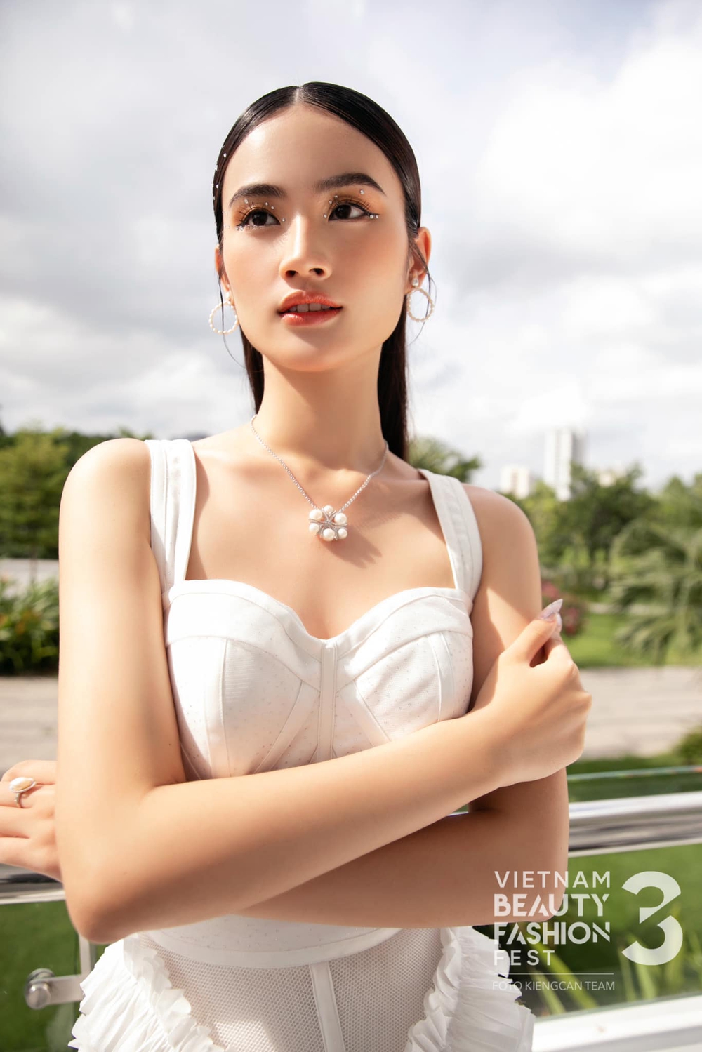 Huỳnh Trần Ý Nhi - Tân Miss World Vietnam 2023: Tính hướng nội nhưng ứng xử cực ấn tượng - Ảnh 6.