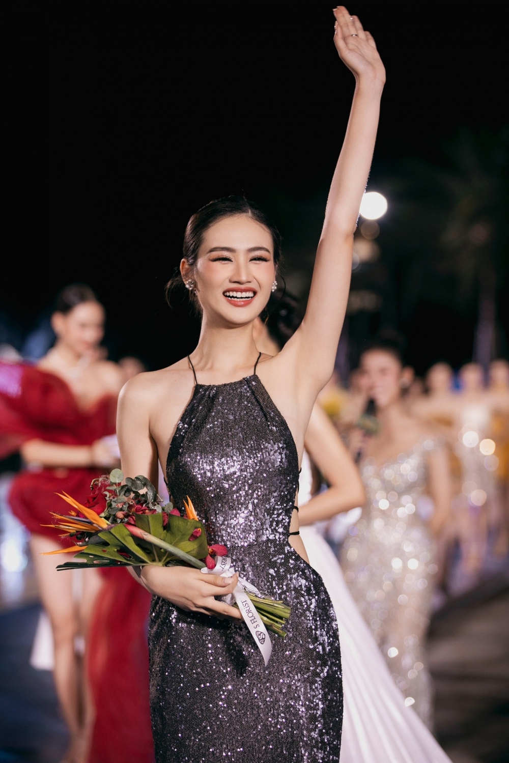 Người đẹp Huỳnh Trần Ý Nhi đăng quang Hoa hậu Thế giới Việt Nam 2023 - Ảnh 2. Người đẹp Huỳnh Trần Ý Nhi đăng quang Hoa hậu Thế giới Việt Nam 2023 - Ảnh 2.