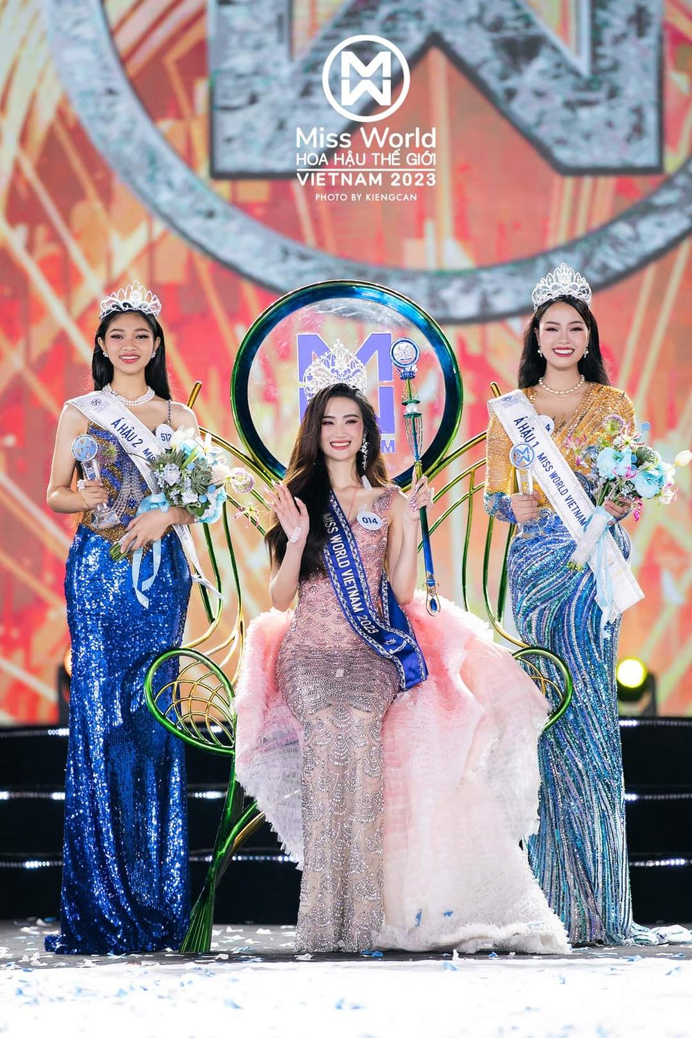 Huỳnh Trần Ý Nhi đăng quang Miss World Vietnam 2023 - Ảnh 2.