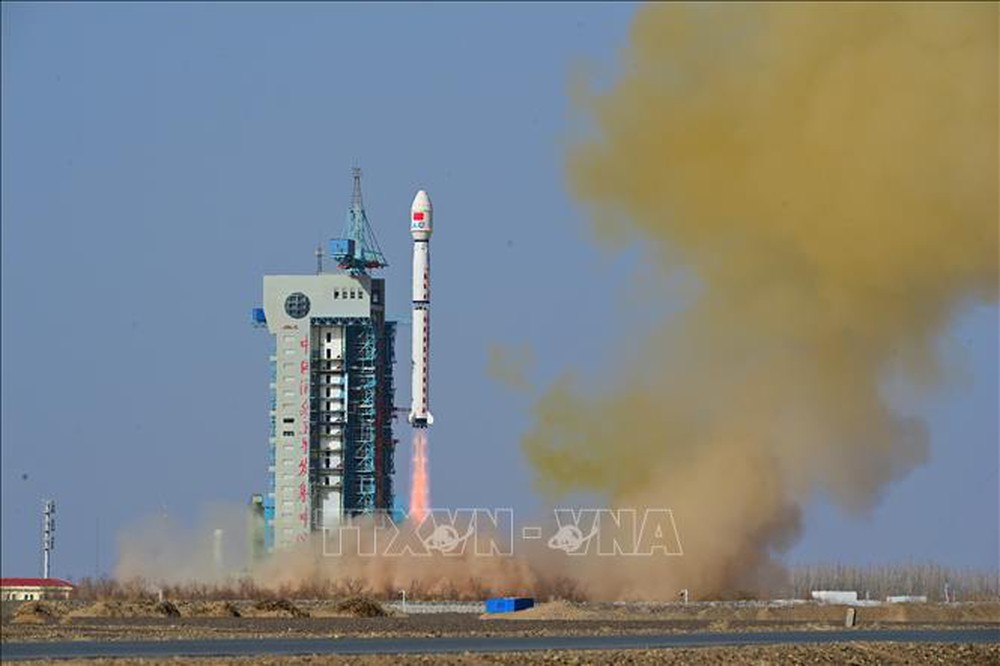 Trung Quốc thử nghiệm động cơ chính của tên lửa phục vụ các sứ mệnh lên Mặt Trăng - Ảnh 1.
