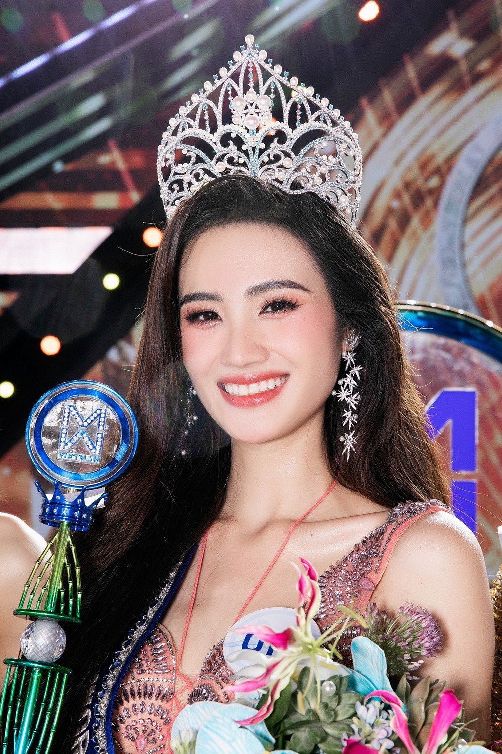 Huỳnh Trần Ý Nhi: Tôi xứng đáng trở thành hoa hậu - Ảnh 12.