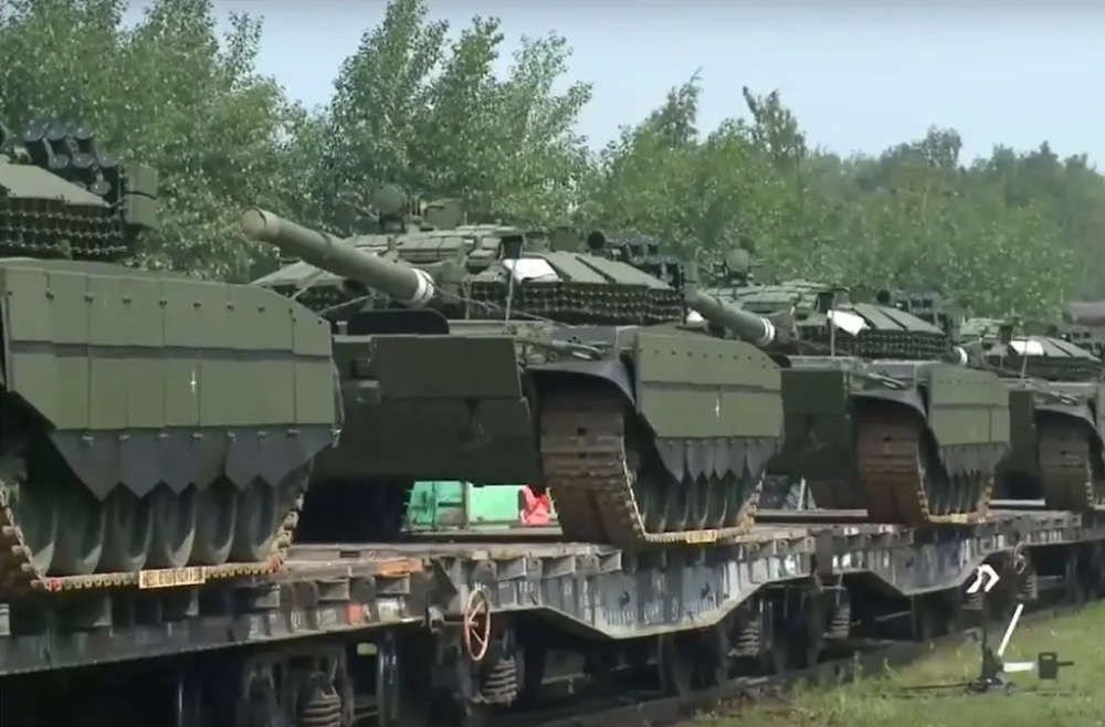 Nga tăng cường sức mạnh quân sự với lô xe tăng chủ lực T-90M và T-72B3M mới - Ảnh 1.