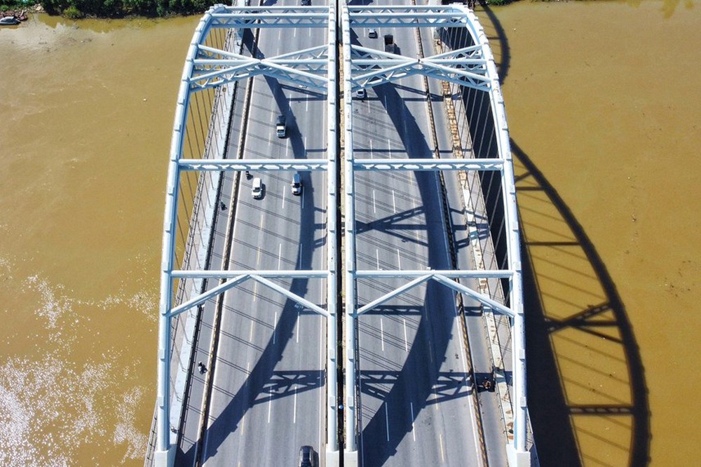 Ngắm cây cầu vòm thép vượt sông rộng nhất Việt Nam sau gần 10 năm khai thác - Ảnh 10.