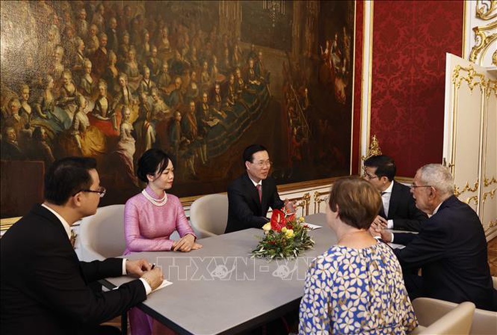 Cận cảnh lễ đón Chủ tịch nước Võ Văn Thưởng thăm Áo tại Cung điện Hofburg - Ảnh 6.