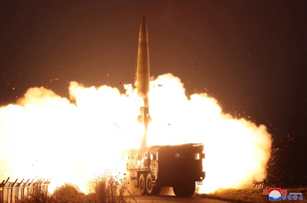 Triều Tiên phóng thử tên lửa lần thứ 3 chỉ trong 1 tuần - Ảnh 1.