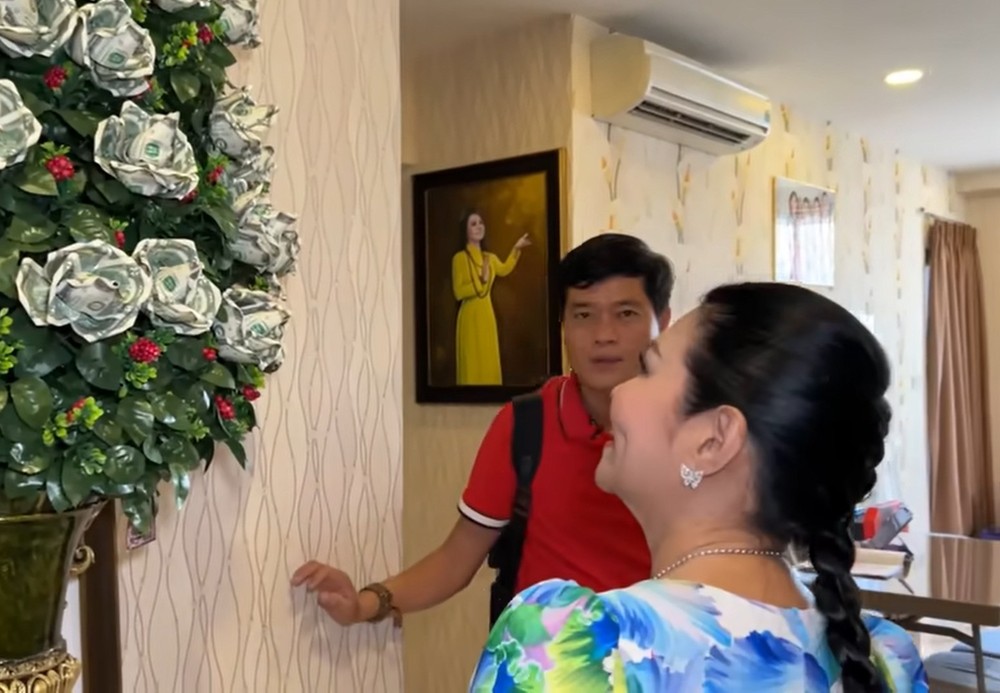 Khương Dừa hé lộ căn hộ phủ đầy hoa của nghệ sĩ Ngọc Huyền tại Việt Nam - Ảnh 3.