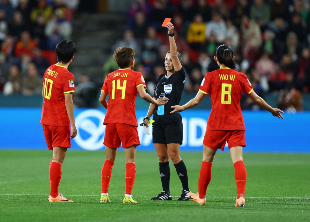 Trực tiếp ĐT nữ Trung Quốc 0-0 ĐT nữ Haiti: ĐKVĐ châu Á nhận thẻ đỏ - Ảnh 1.