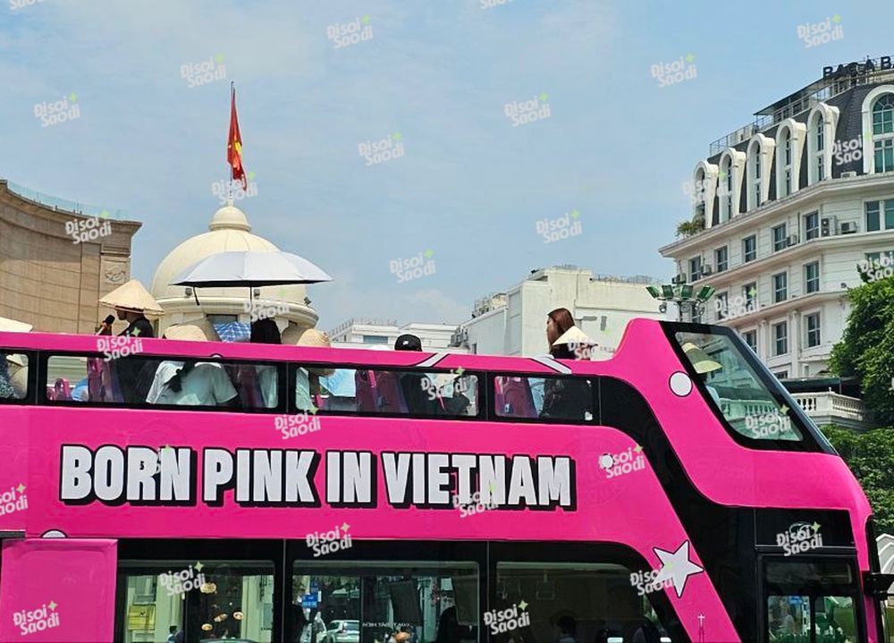Khinh khí cầu BLACKPINK đã được kéo lên ở Mỹ Đình, xe bus diễu hành đưa Jisoo và Rosé vòng quanh bát phố - Ảnh 15.