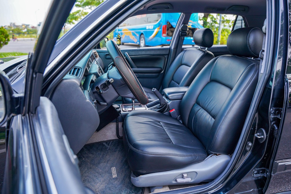 Cán mốc 26 tuổi, huyền thoại một thời Toyota Crown vẫn được rao bán 910 triệu, ngang tiền mua Mazda6 bản full - Ảnh 3.