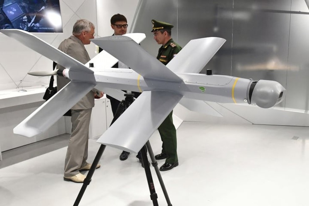 Ukraine chật vật đối phó UAV ‘cảm tử’ Nga, Kiev muốn có thêm vũ khí - Ảnh 1.