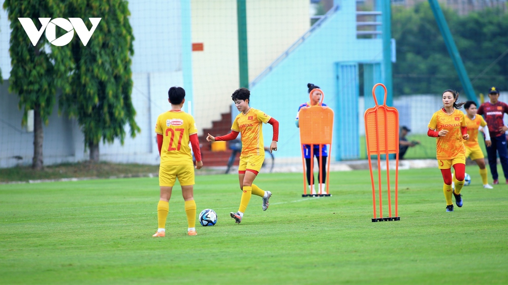 ĐT nữ Việt Nam có bài luyện tập đặc biệt trước ngày lên đường dự World Cup - Ảnh 7.