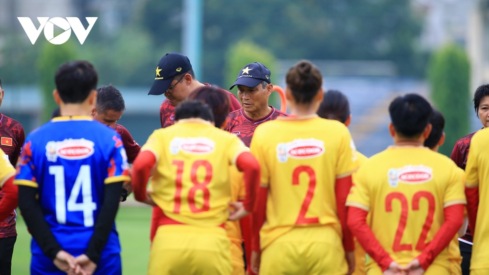 ĐT nữ Việt Nam có bài luyện tập đặc biệt trước ngày lên đường dự World Cup - Ảnh 3.