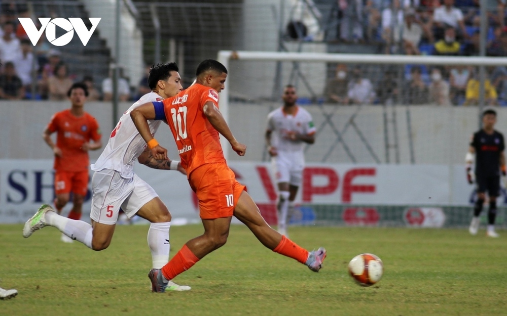 Đội hình tiêu biểu vòng 13 V-League 2023: Ấn tượng Đà Nẵng, dấu ấn ngoại binh - Ảnh 1.