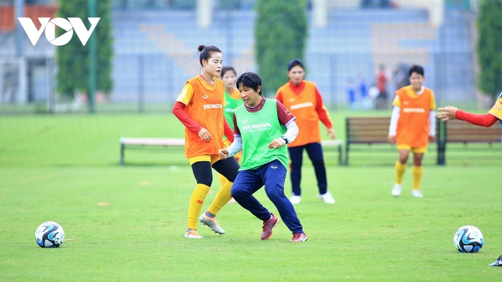 ĐT nữ Việt Nam có bài luyện tập đặc biệt trước ngày lên đường dự World Cup - Ảnh 14.