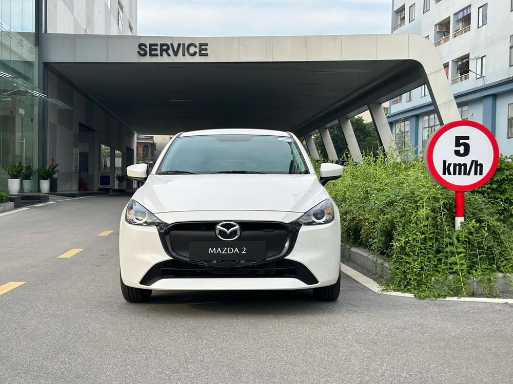 Đại lý hé lộ thông tin Mazda2 2024 bản ‘base’, giá dự kiến 429 triệu nhưng chỉ có 2 trang bị mới - Ảnh 2.