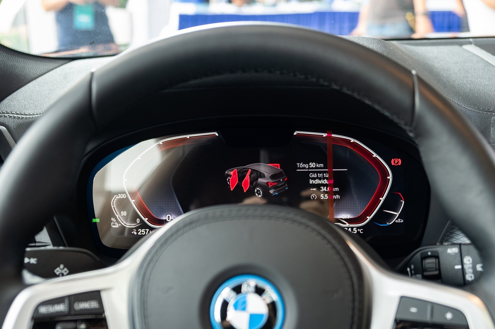 BMW iX3 ra mắt Việt Nam: Giá gần 3,5 tỷ, mạnh hơn, cao cấp hơn X3 lắp ráp, sạc 1 lần dư sức chạy TP. HCM - Nha Trang - Ảnh 5.