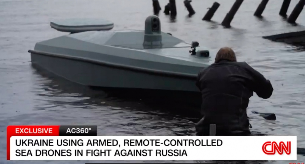 CNN phát tin về xuồng không người lái của Ukraine tấn công cầu Crimea - Ảnh 1.