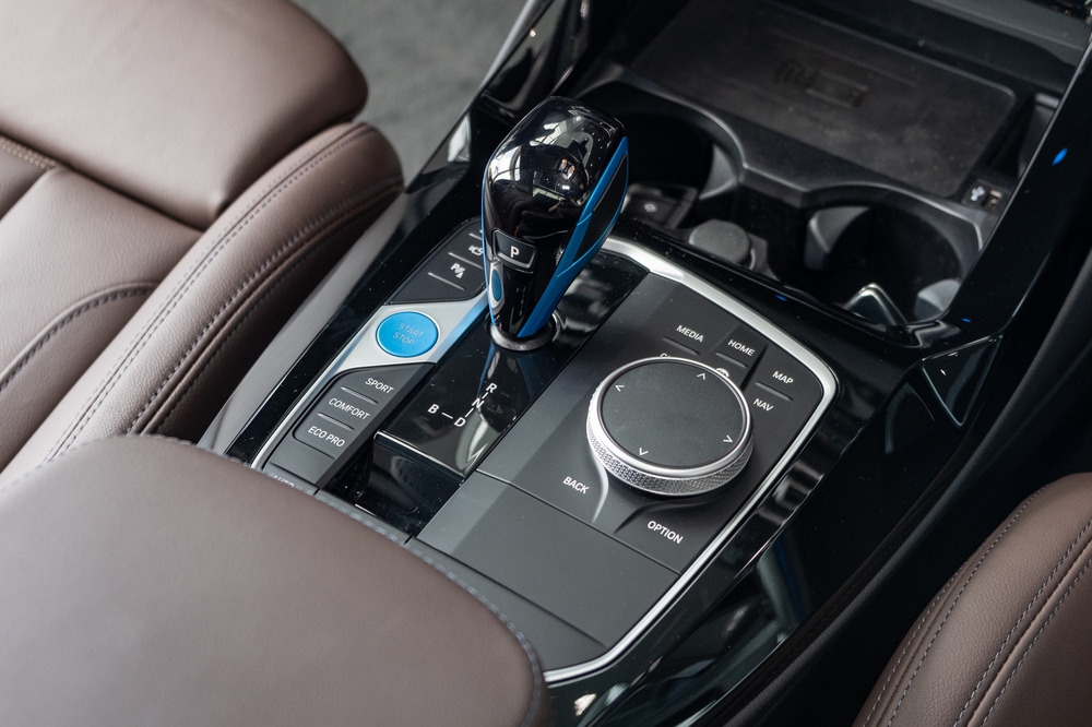 BMW iX3 ra mắt Việt Nam: Giá gần 3,5 tỷ, mạnh hơn, cao cấp hơn X3 lắp ráp, sạc 1 lần dư sức chạy TP. HCM - Nha Trang - Ảnh 14.