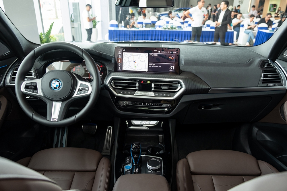 BMW iX3 ra mắt Việt Nam: Giá gần 3,5 tỷ, mạnh hơn, cao cấp hơn X3 lắp ráp, sạc 1 lần dư sức chạy TP. HCM - Nha Trang - Ảnh 11.
