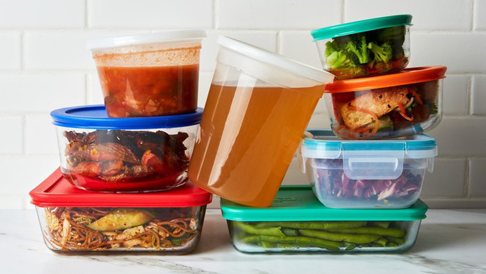 5 lưu ý khi dùng hộp nhựa đựng thức ăn để tránh rước bệnh - Ảnh 2.