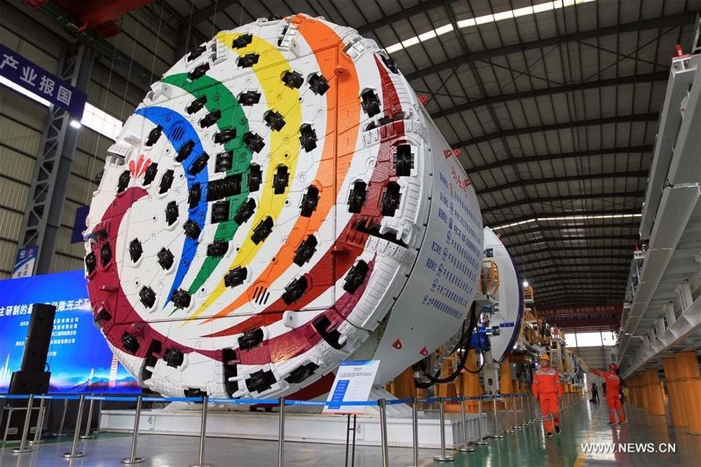Trung Quốc chế tạo ‘siêu cỗ máy’ bất bại: Nặng 1.900 tấn, có khả năng đào 350 m xuống lòng đất chỉ trong vòng 1 tháng, giúp giảm mạnh chi phí thi công - Ảnh 5.