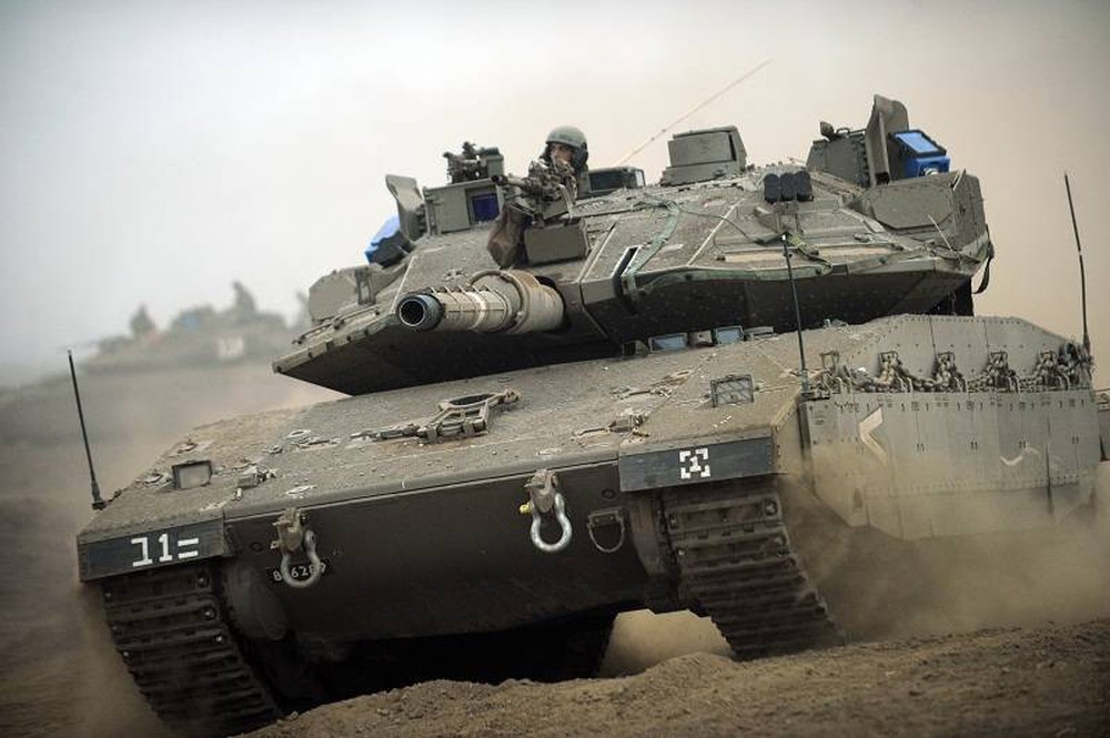 Hàng trăm xe tăng Israel tấn công thành phố Jenin của Palestine  - Ảnh 1.