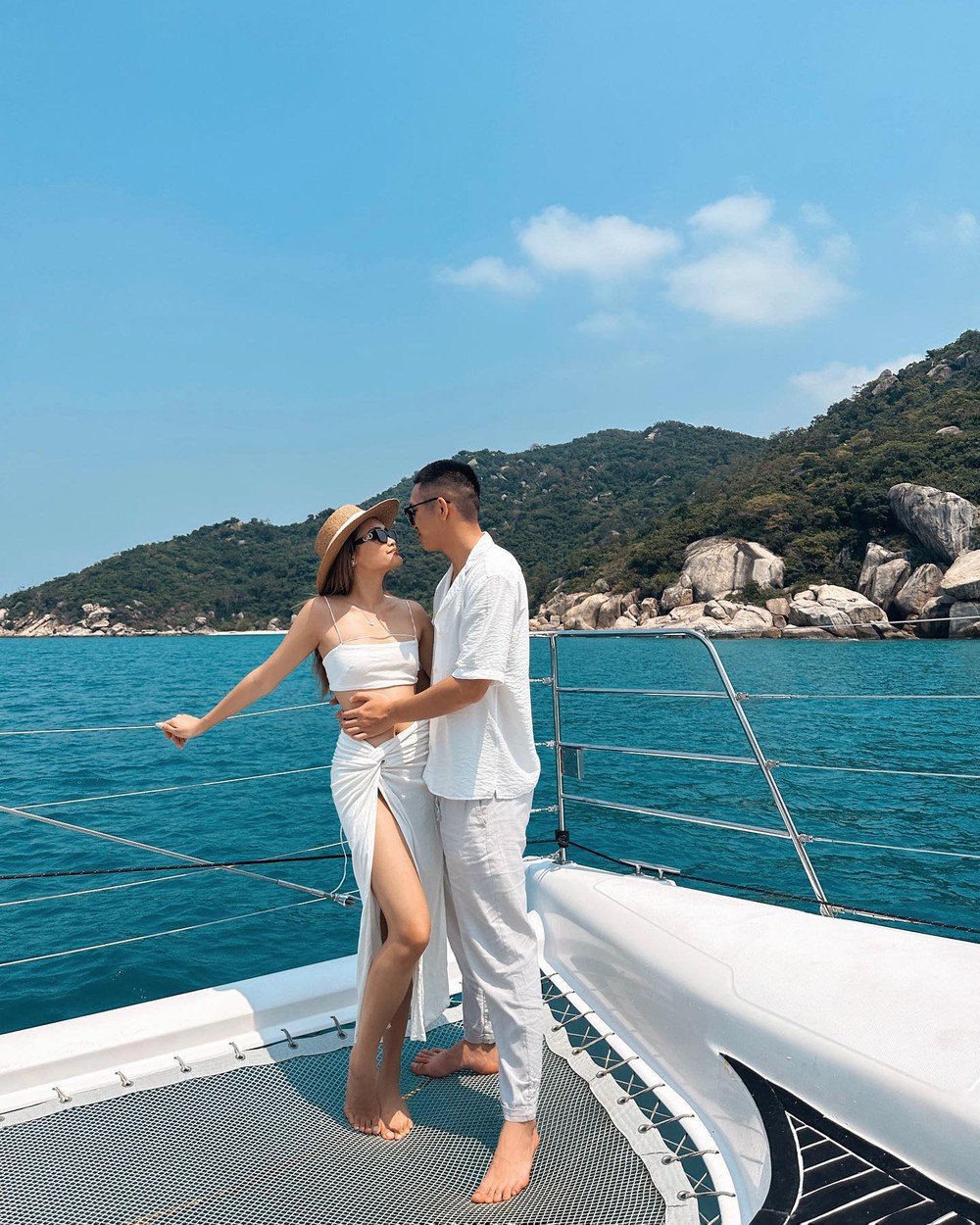 Chồng Linda Ngô: Từ lễ tân quán ăn đến chủ công ty, cuộc sống hiện tại viên mãn