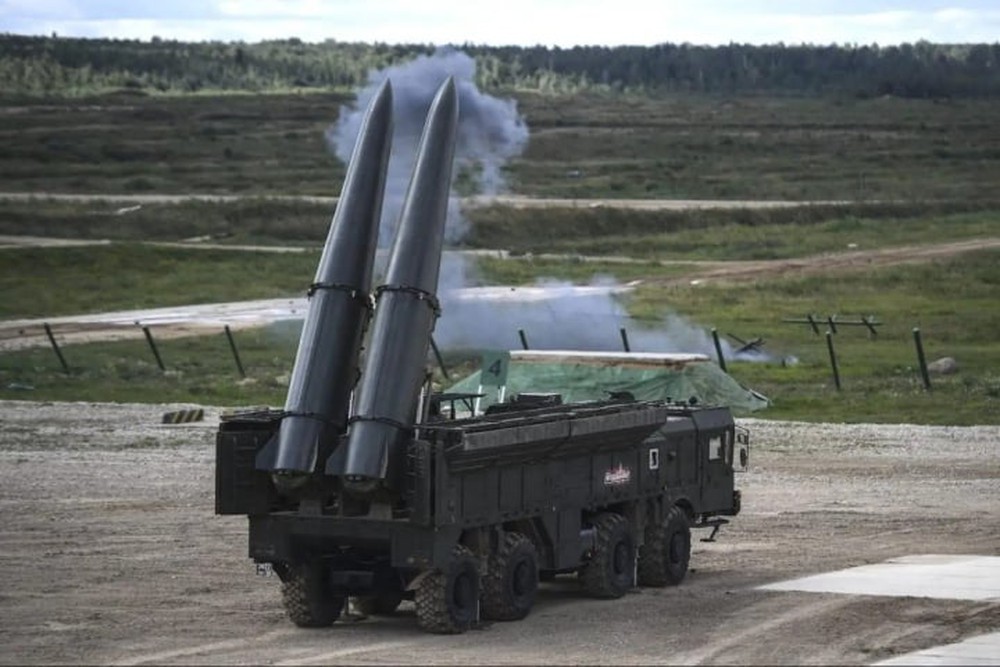 Belarus sẵn sàng đưa tiểu đoàn S-400 thứ 2 đối phó F-35 lượn lờ ở biên giới - Ảnh 4.