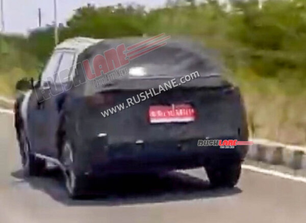 Hyundai Creta 2024 lộ diện trên đường: Mặt trước úp mở như đàn anh của Santa Fe, mâm mới bắt mắt hơn